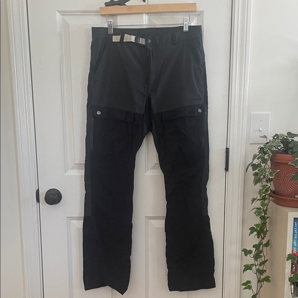 Men’s Outdoor Quick Dry Pants with adjustable waist and cargo pockets